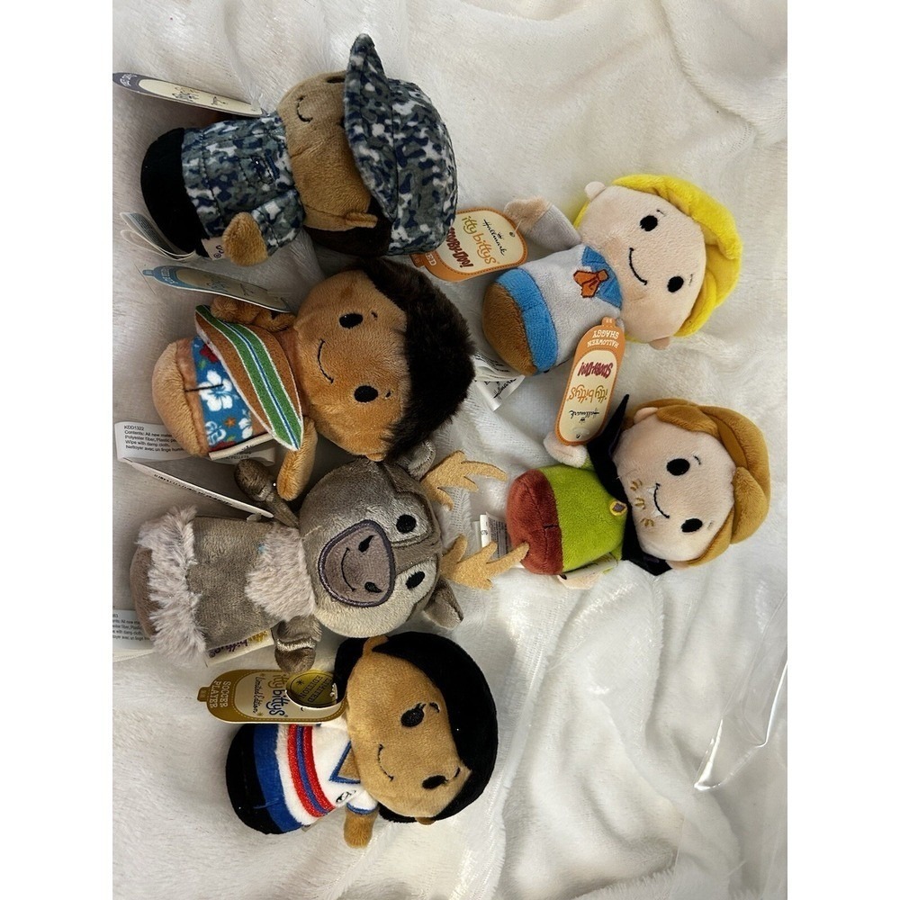 Hallmark Itty Bittys Plush Lot of 6 Sven Frozen Soccer Surfer Camo Scooby-Doo NW